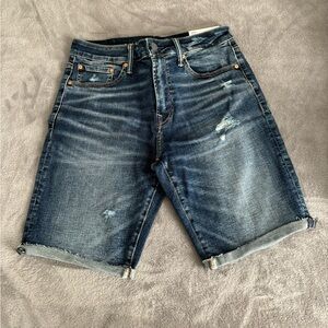 Brand new at the knee men jean shorts